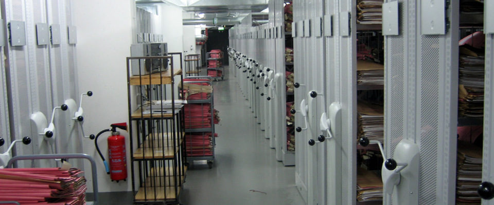 Blick in einen Archivschrank