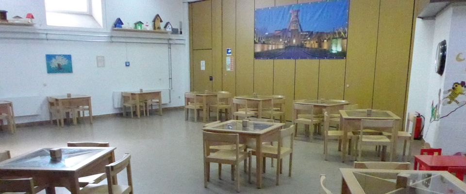 Blick in den Gemeinschaftsbesuchsraum der JVA Essen